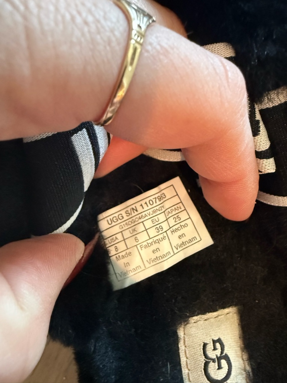 UGG Oh Yeah Slides, Black Sheepskin Sz 8 - Picture 5 of 7